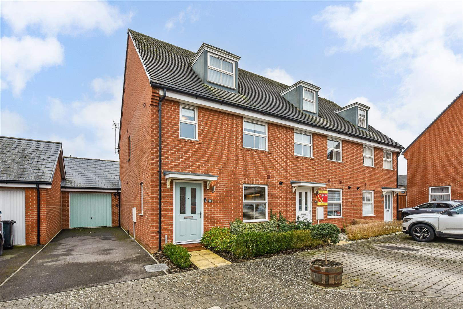 4 bedroom End of terrace house To Let