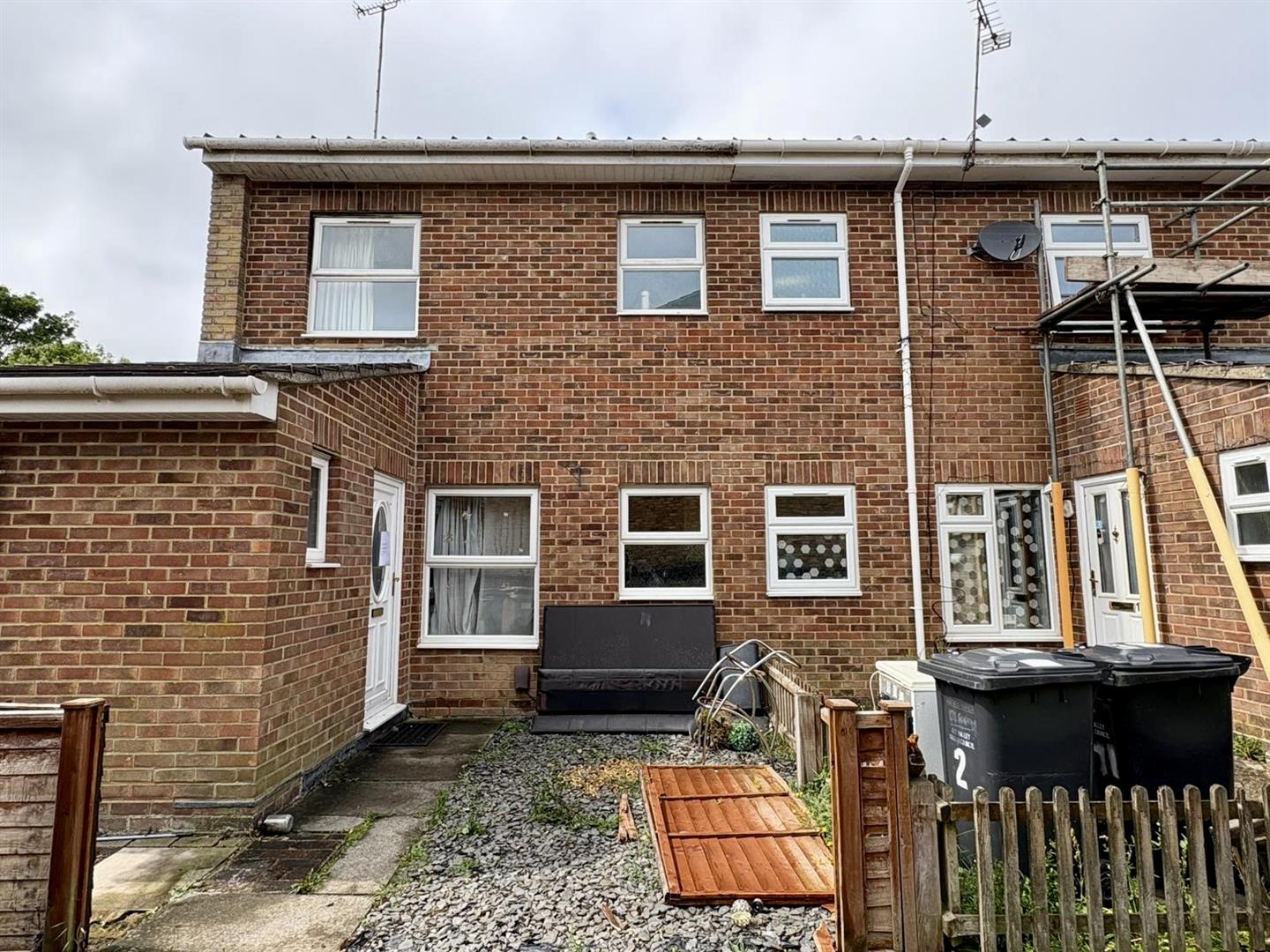 3 bedroom Terraced House To Let