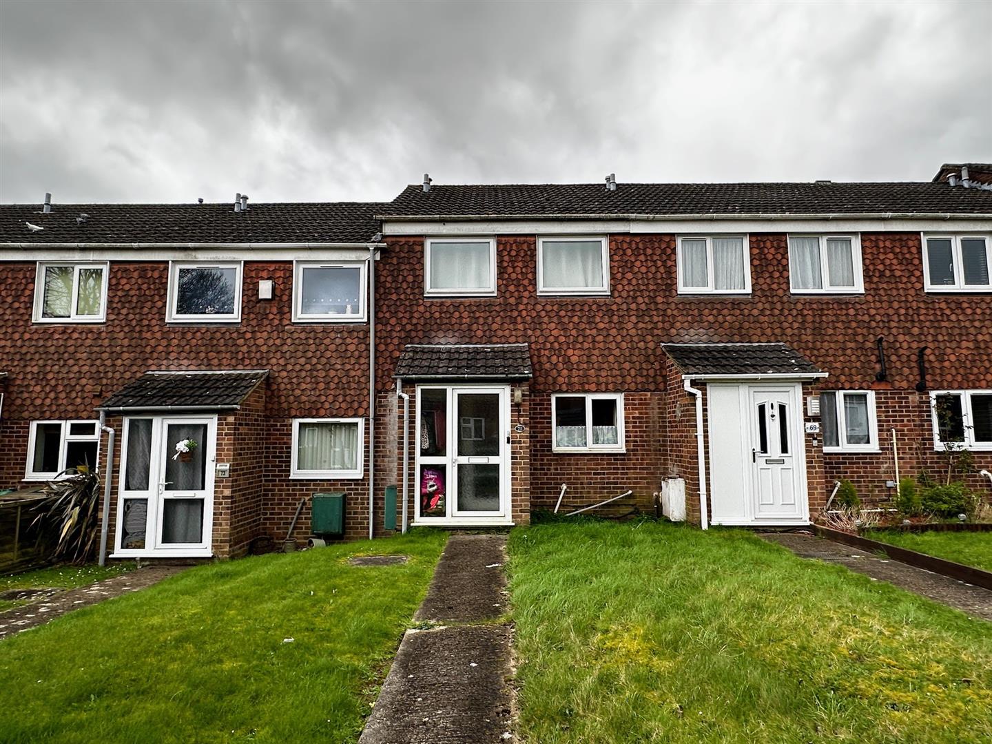 2 bedroom Terraced House To Let