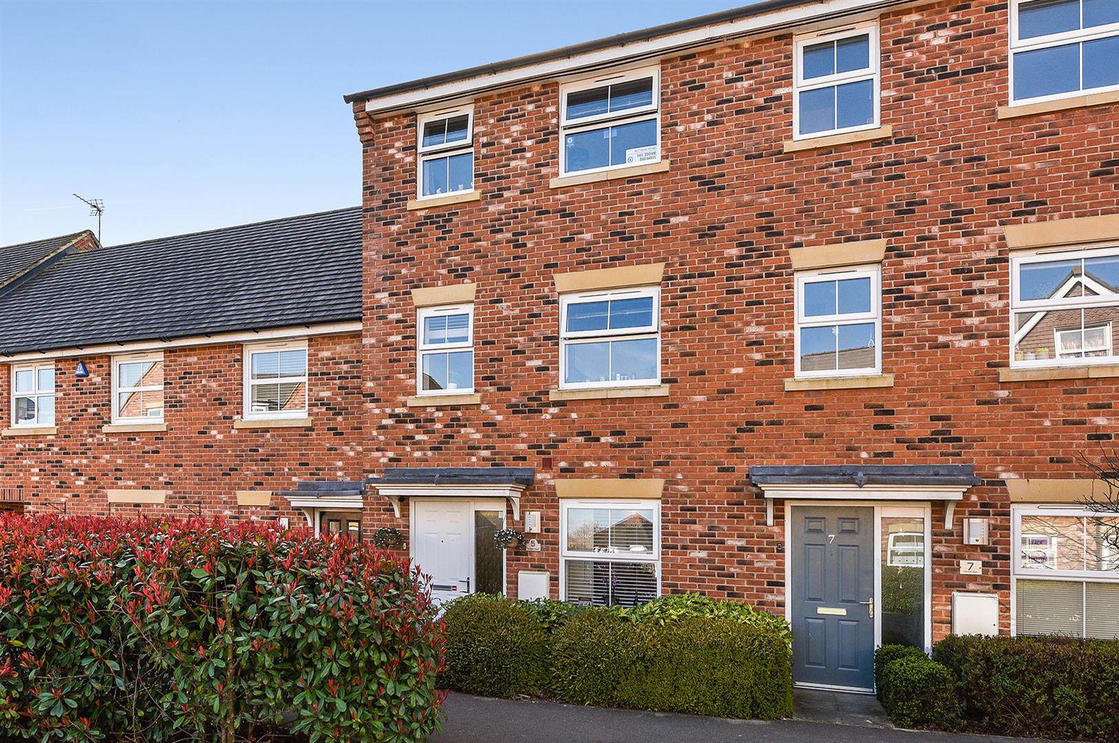 4 bedroom House (unspecified) For Sale