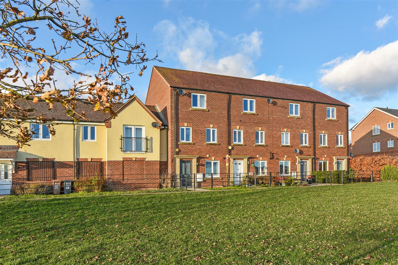 4 bedroom Town house For Sale