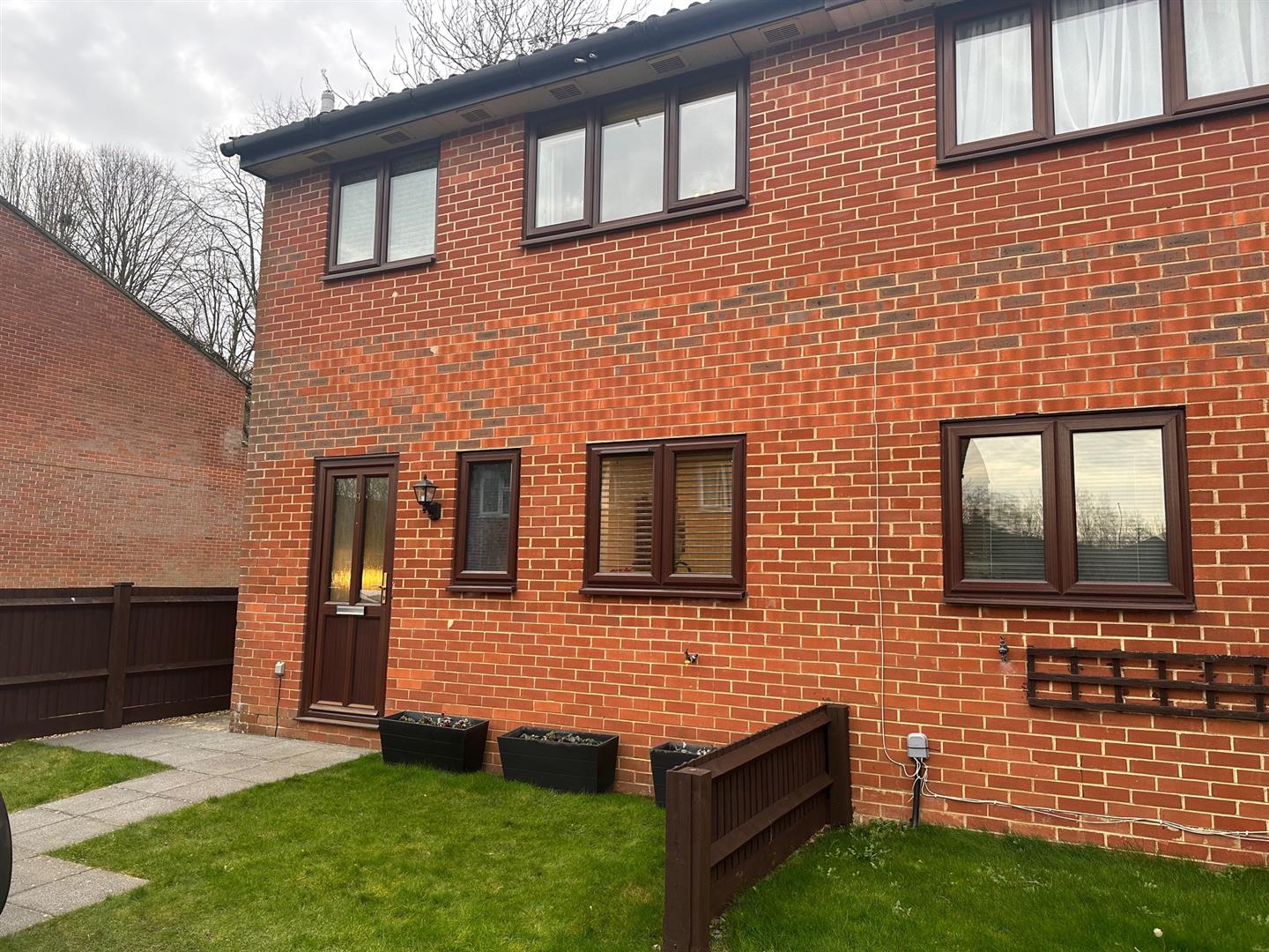 2 bedroom House (unspecified) To Let