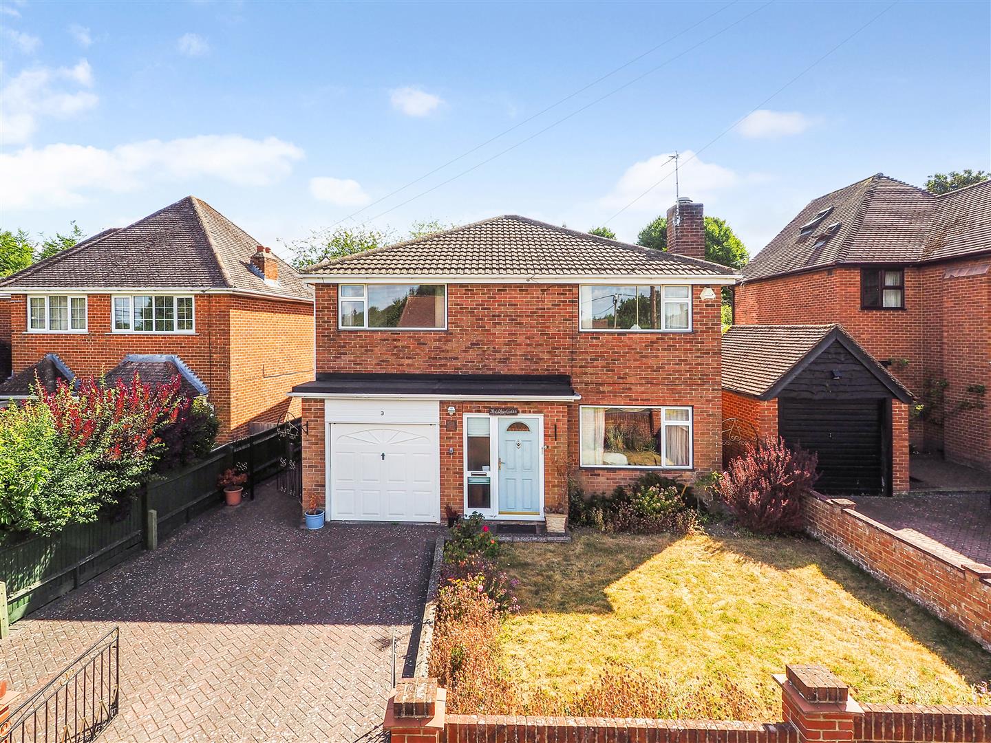 3 bedroom Detached house For Sale