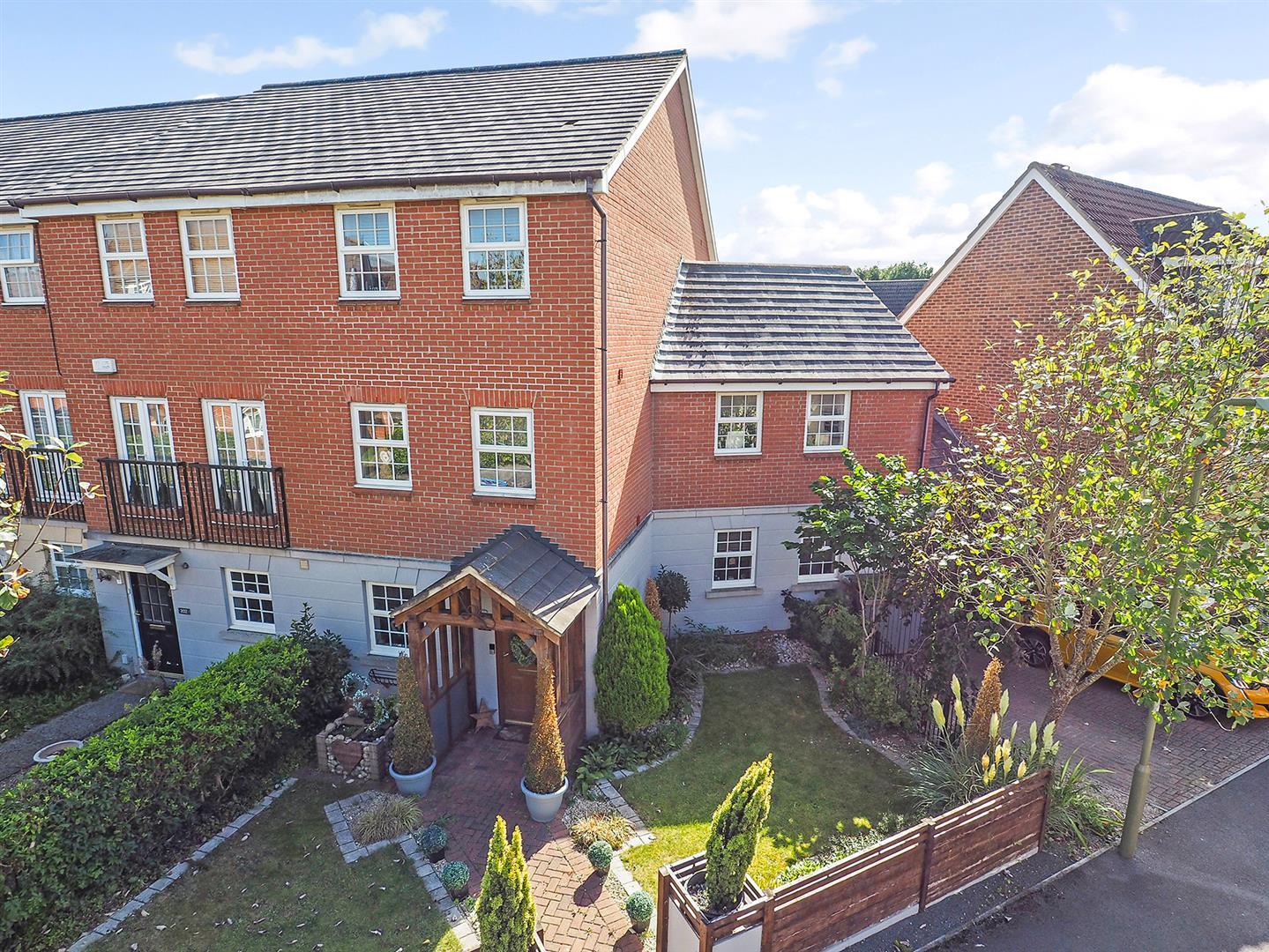 4 bedroom House (unspecified) For Sale