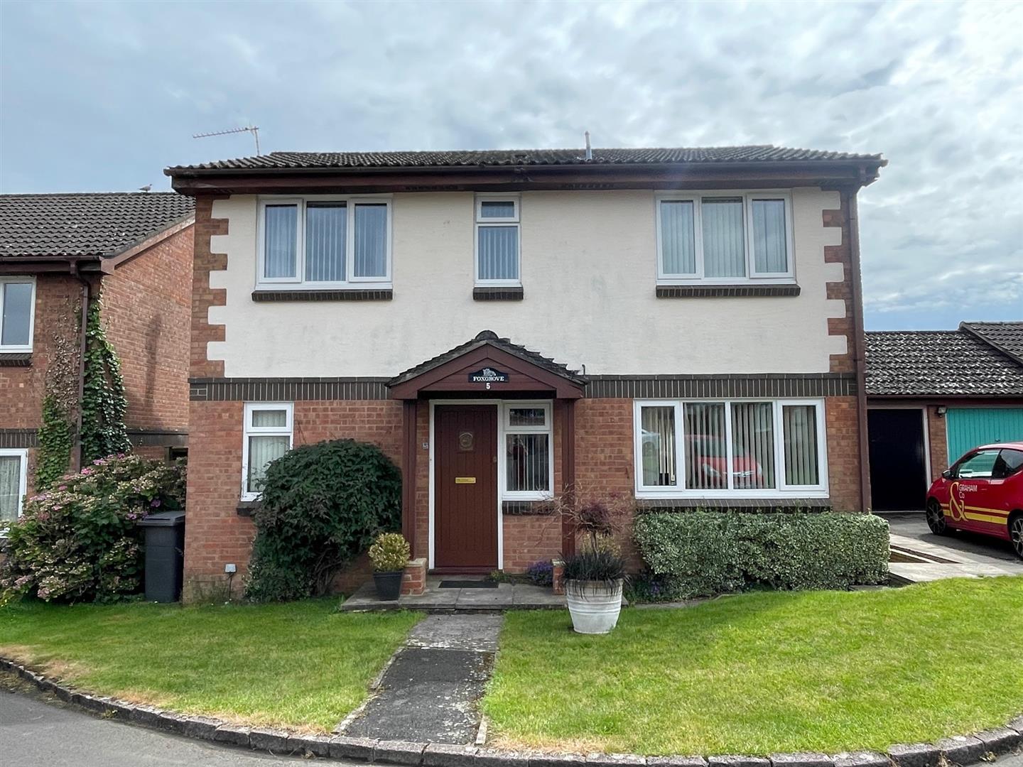 4 bedroom House (unspecified) To Let