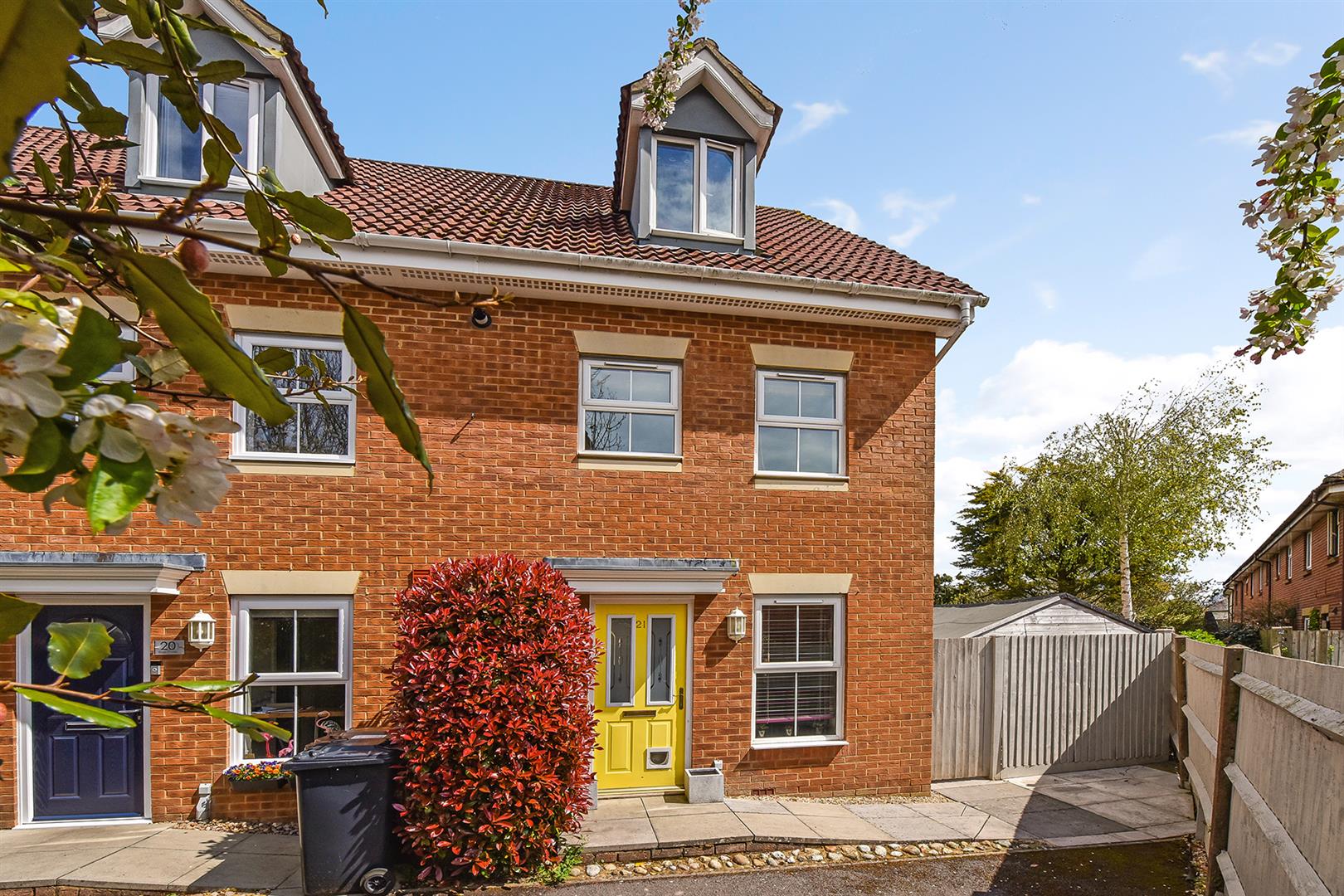 4 bedroom End of terrace house For Sale