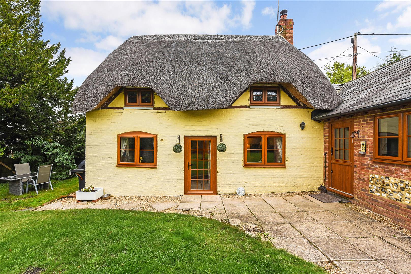 3 bedroom Cottage For Sale