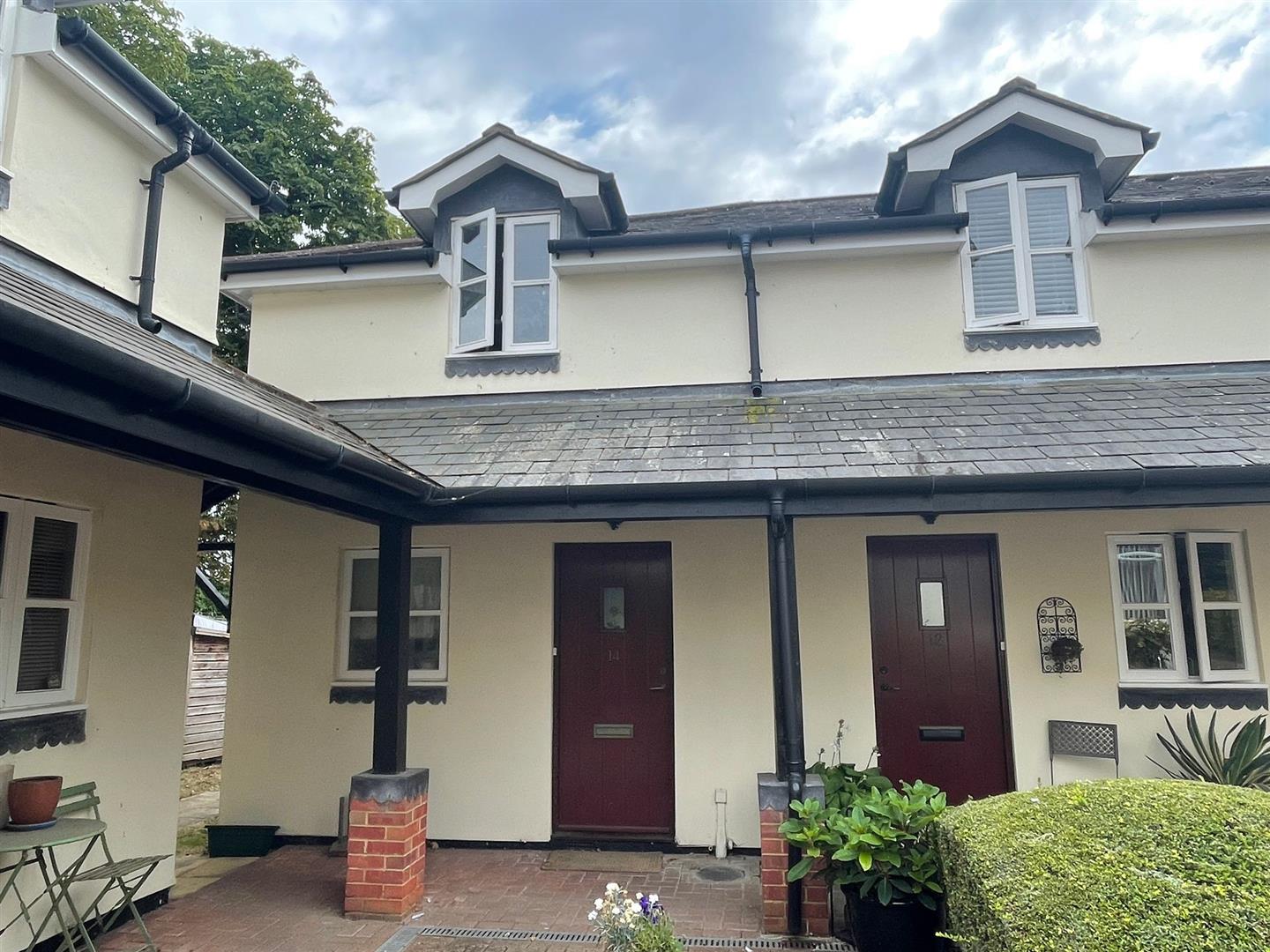 2 bedroom Terraced House To Let
