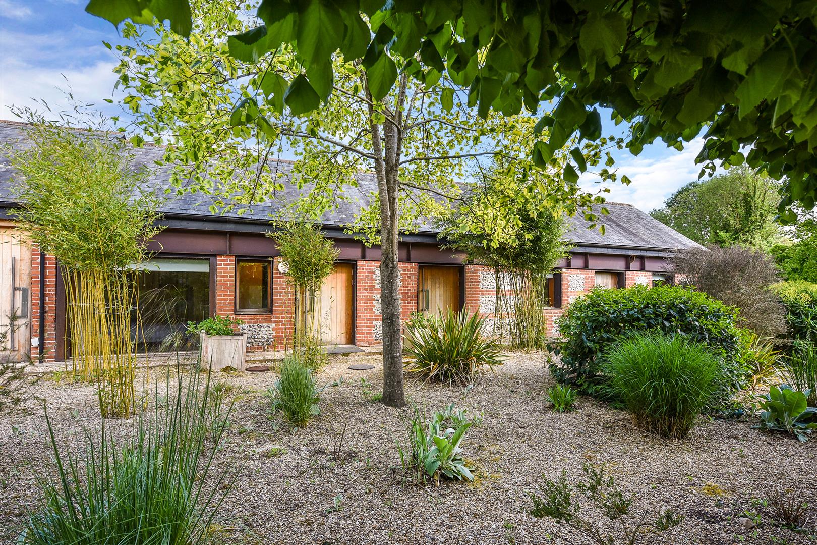 3 bedroom Semi-detached house To Let