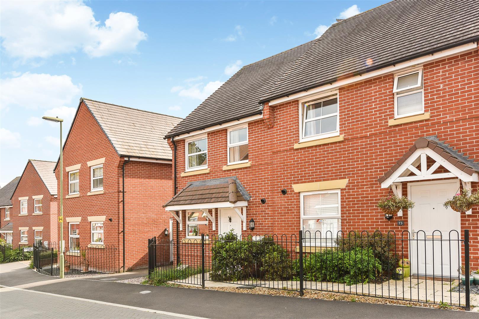 2 bedroom Semi-detached house For Sale