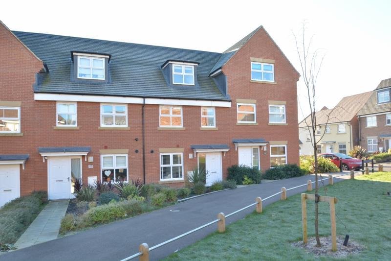 3 bedroom Terraced House To Let