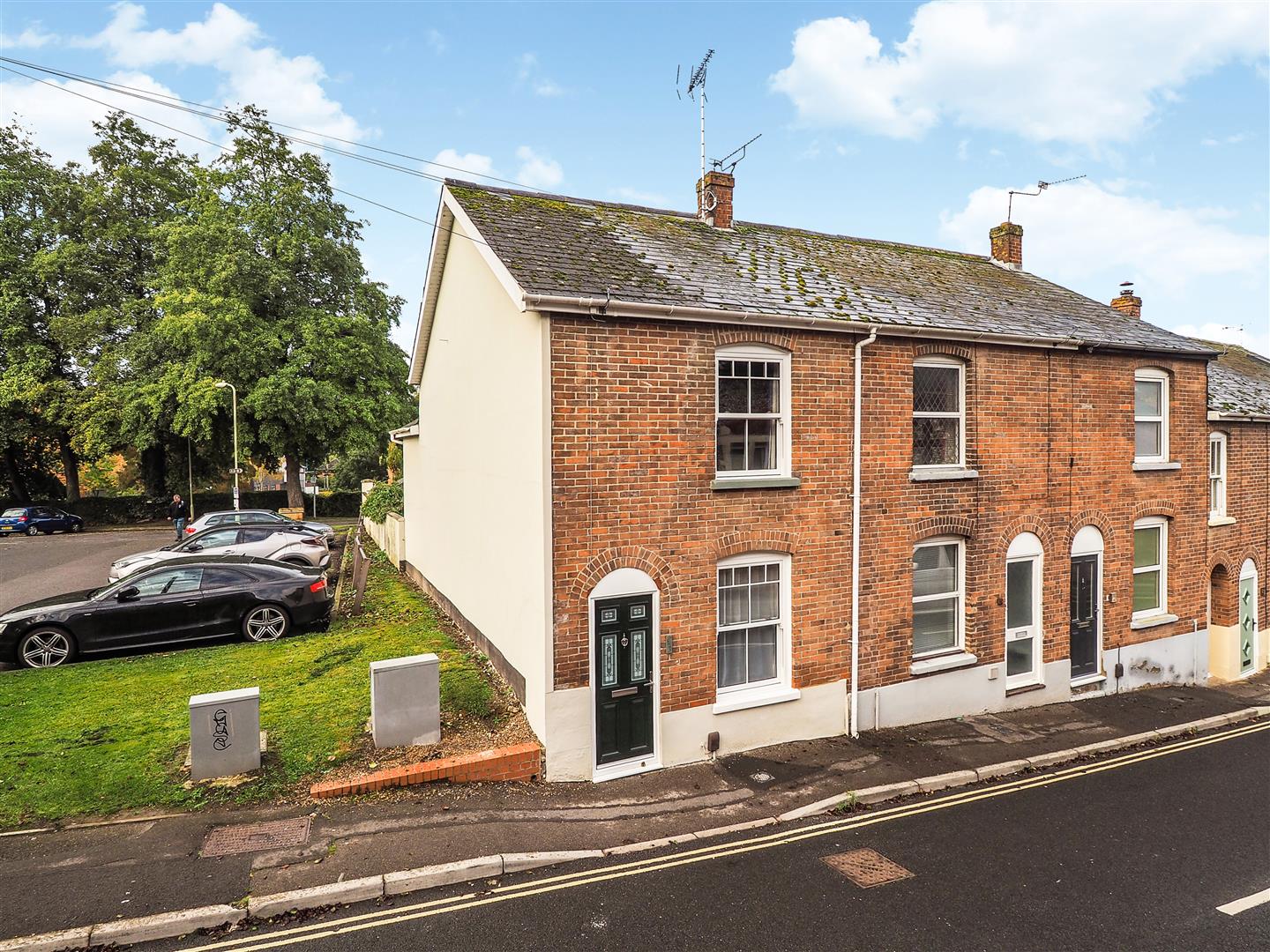 2 bedroom End of terrace house For Sale