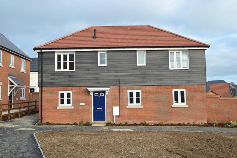2 bedroom House (unspecified) Under Offer