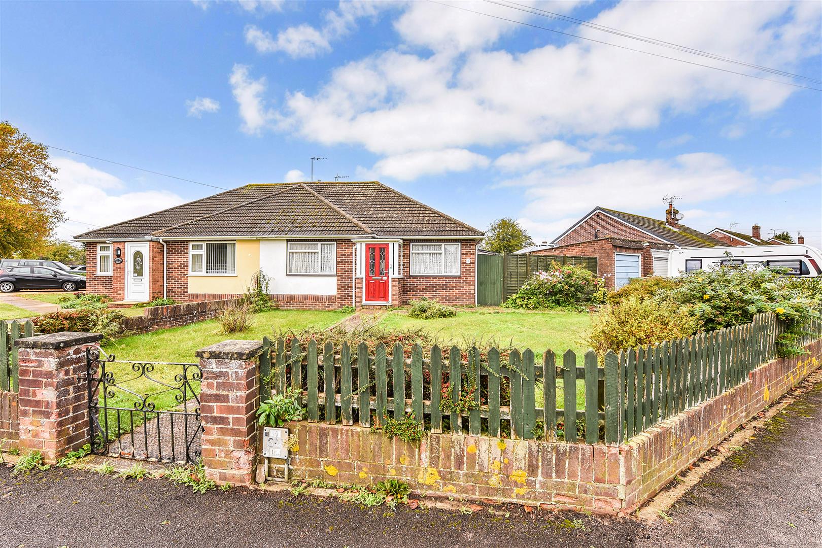 2 bedroom Detached bungalow Under Offer