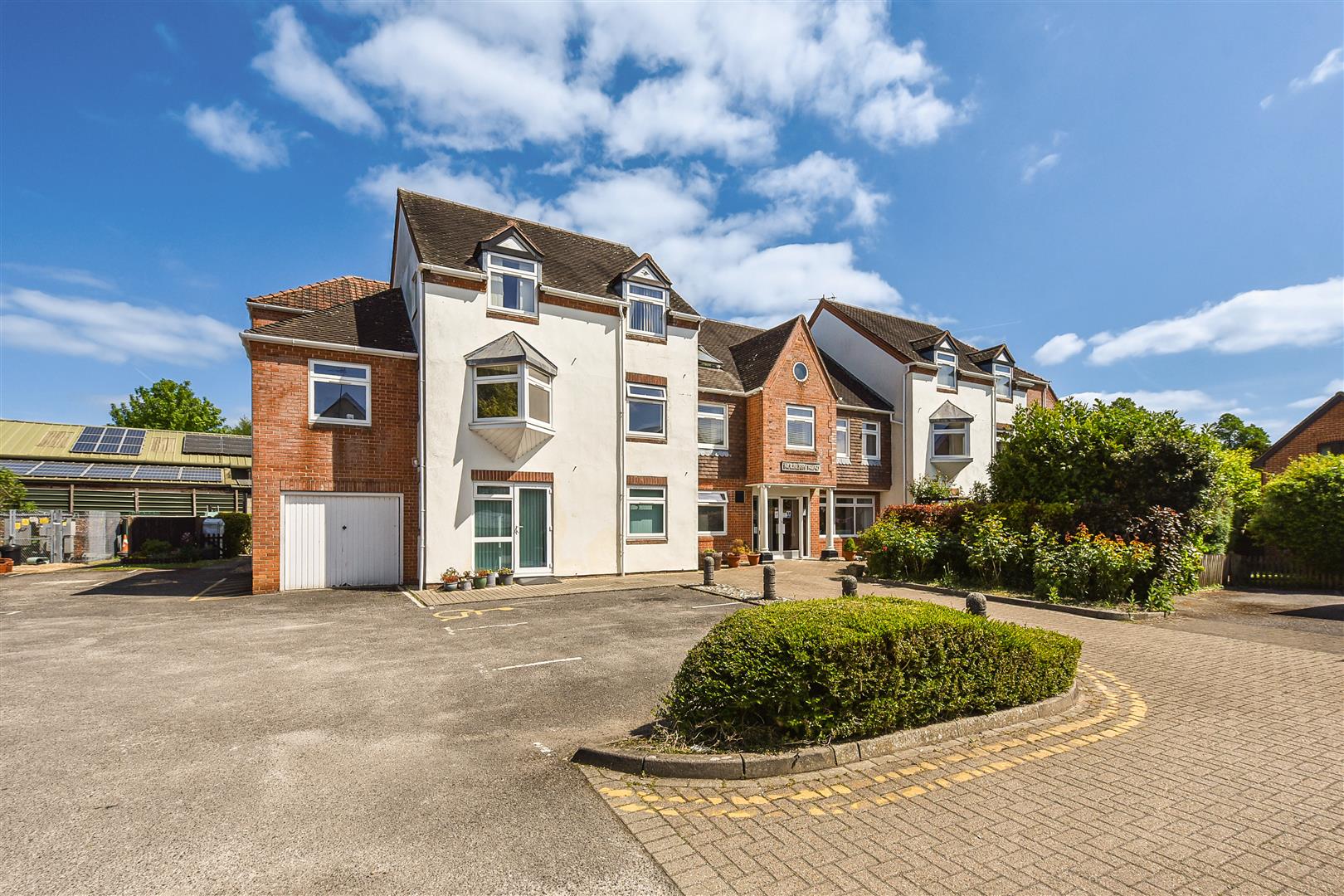 2 bedroom Flat Under Offer