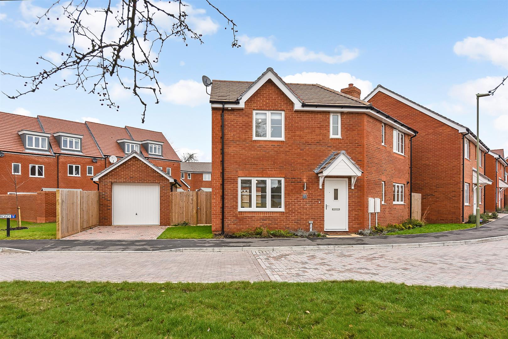 3 bedroom Detached house For Sale