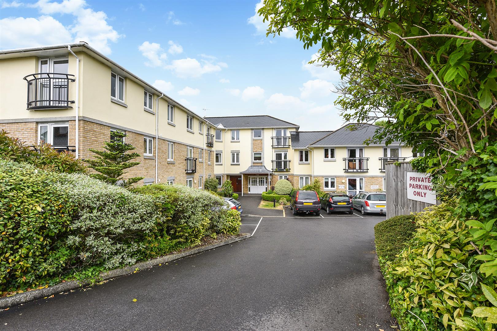 1 bedroom Flat For Sale