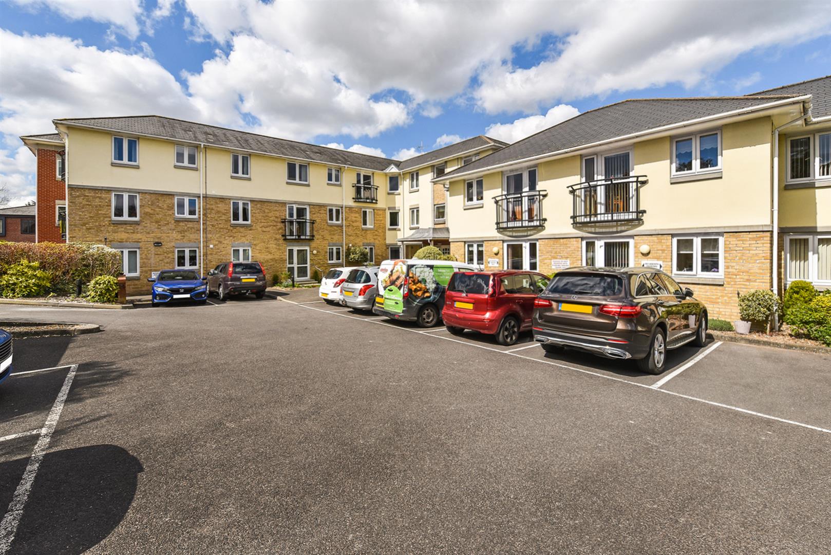 1 bedroom Flat For Sale