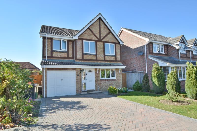 4 bedroom Detached house To Let