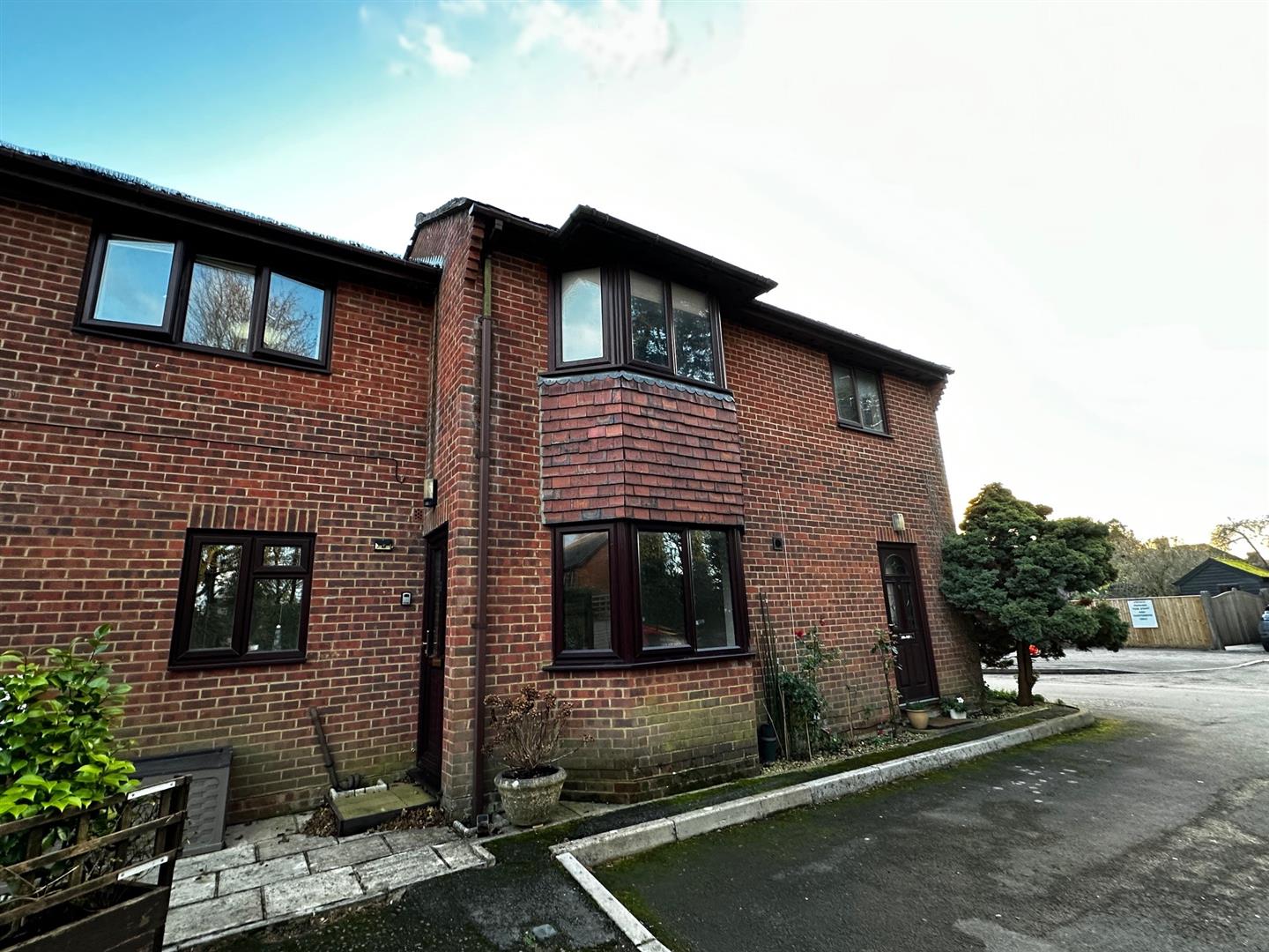1 bedroom Flat To Let