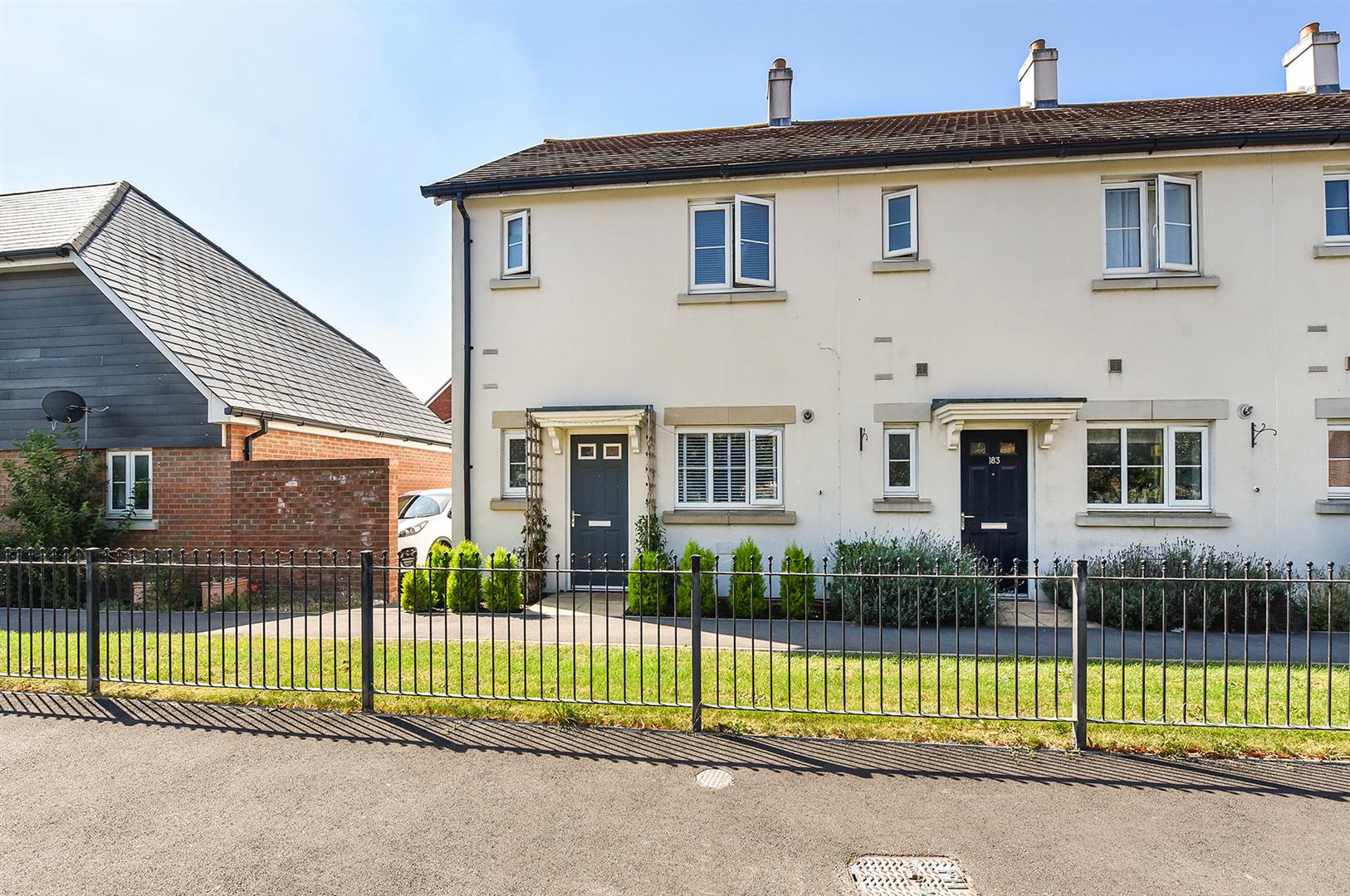 3 bedroom End of terrace house For Sale