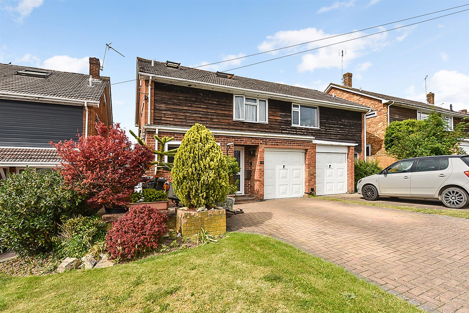 4 bedroom Semi-detached house For Sale