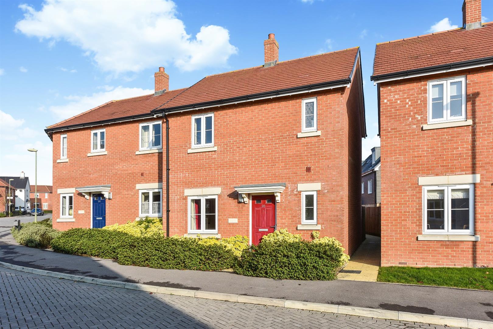 3 bedroom Semi-detached house For Sale