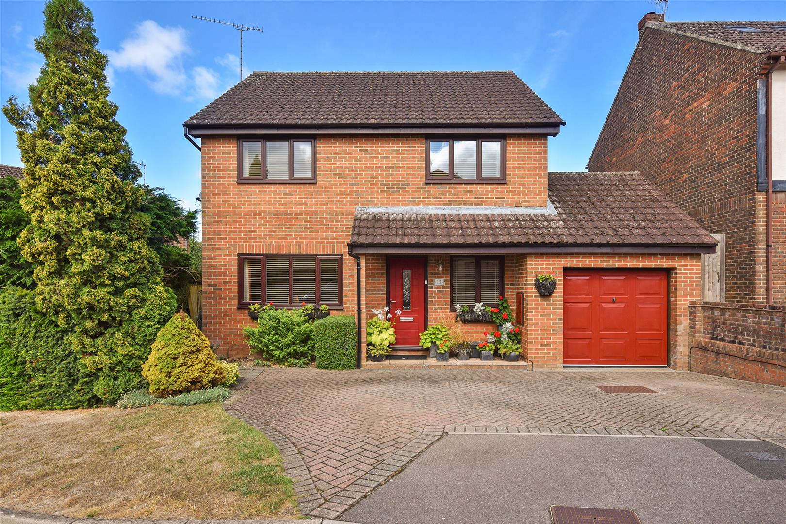 4 bedroom Detached house Under Offer