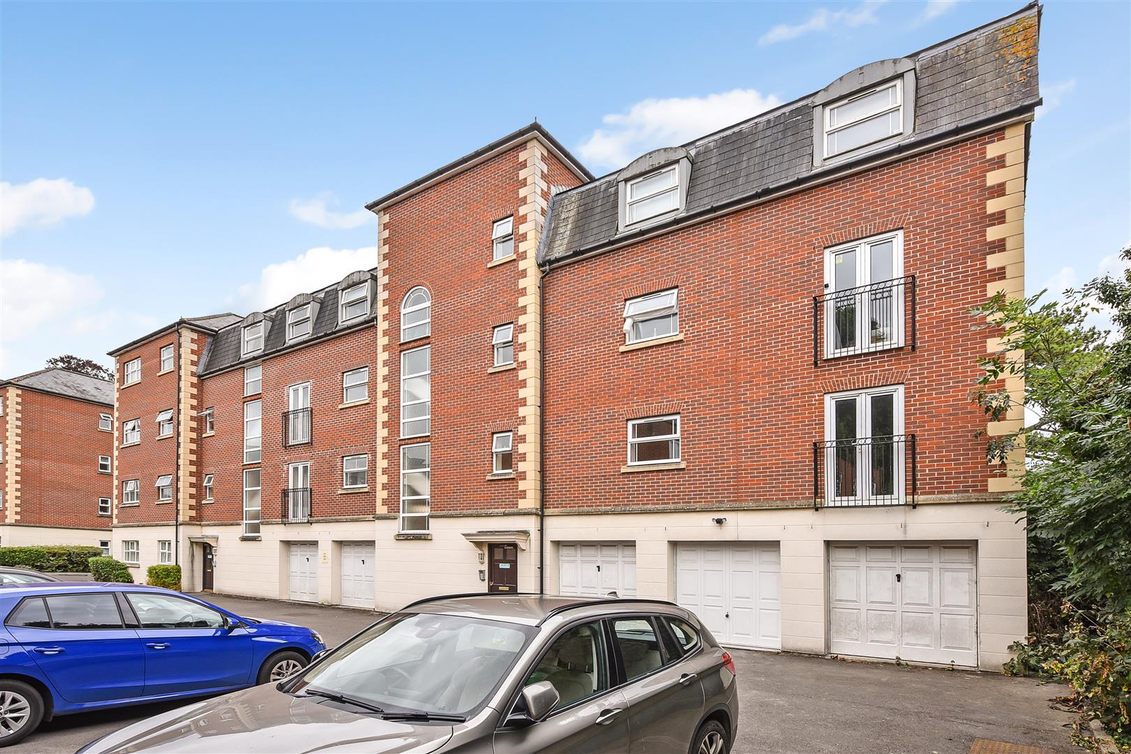 2 bedroom Flat Under Offer