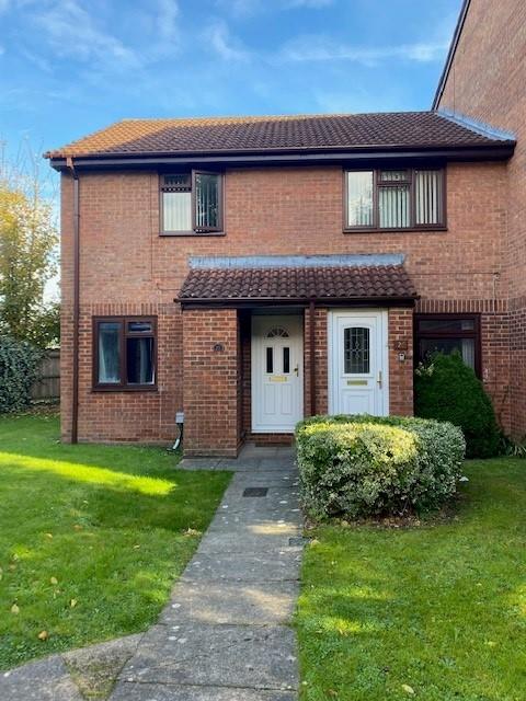 2 bedroom Flat To Let