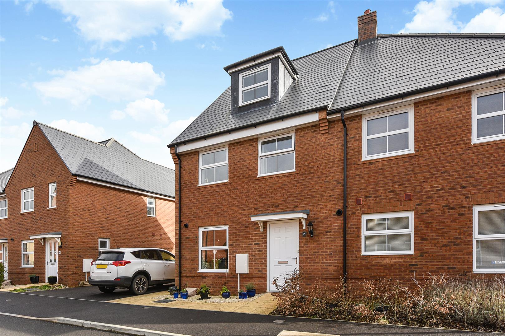 3 bedroom Semi-detached house For Sale