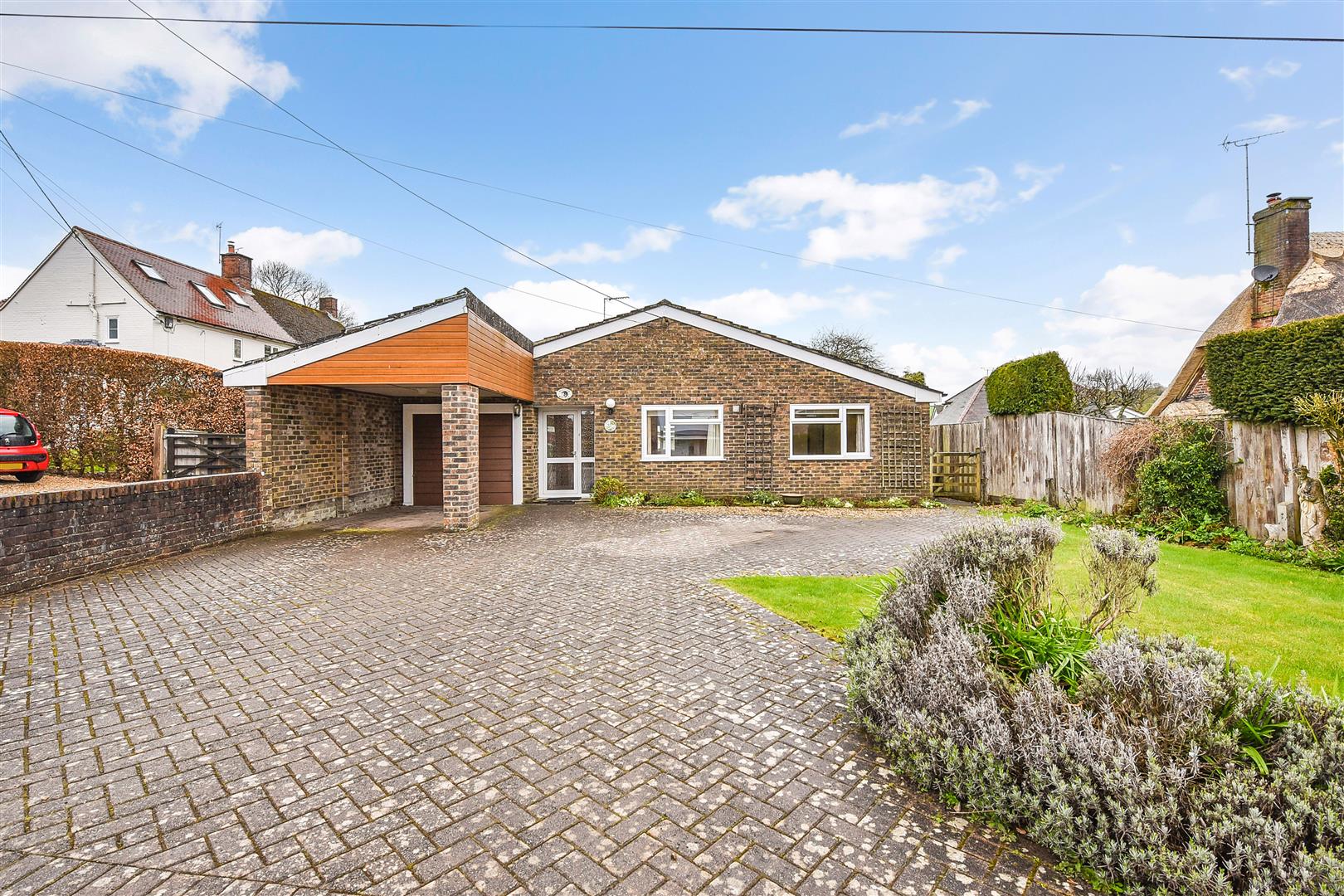 3 bedroom Detached bungalow To Let
