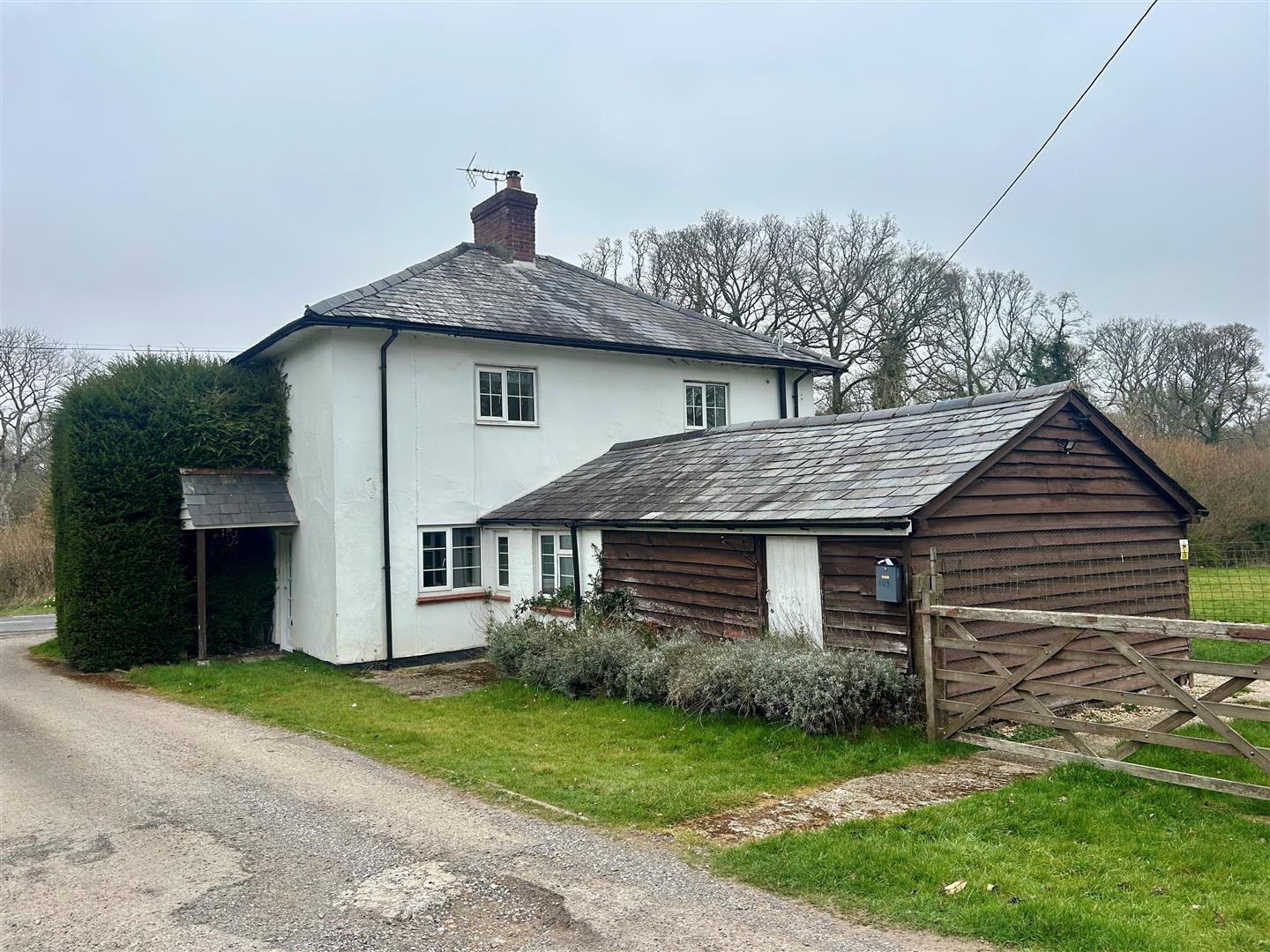 3 bedroom Detached house To Let
