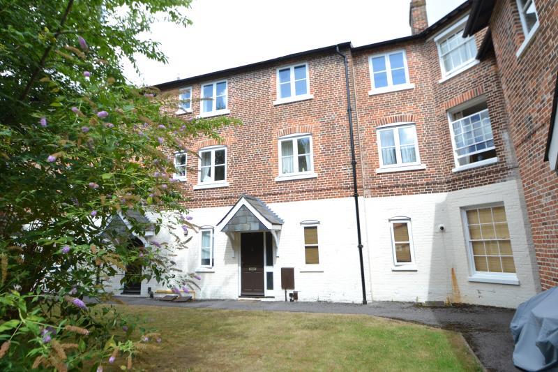 1 bedroom Flat To Let