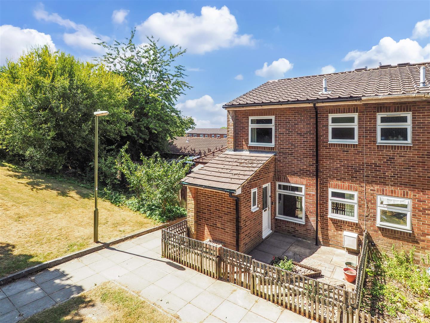 3 bedroom End of terrace house Under Offer