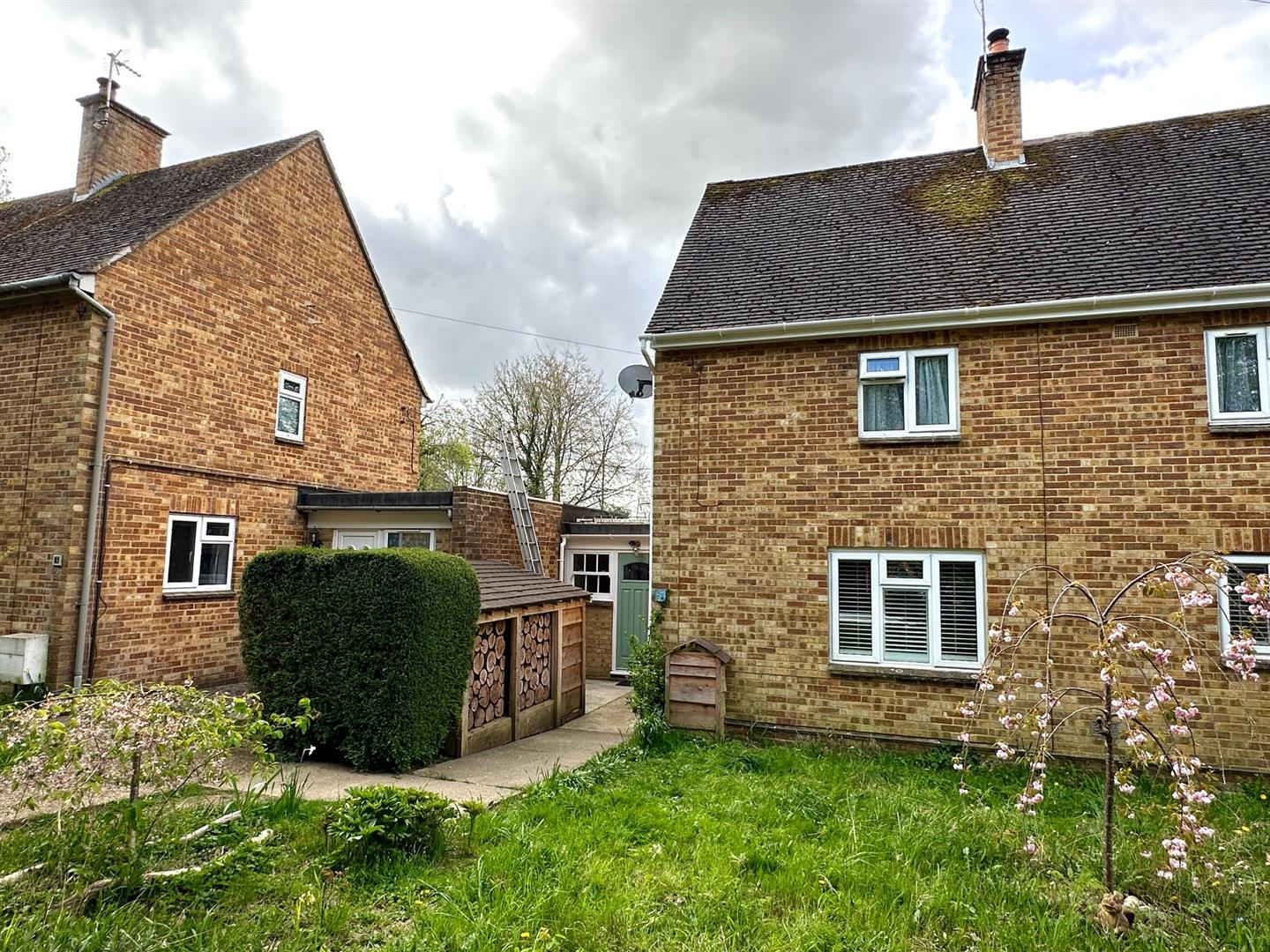 3 bedroom Terraced House To Let