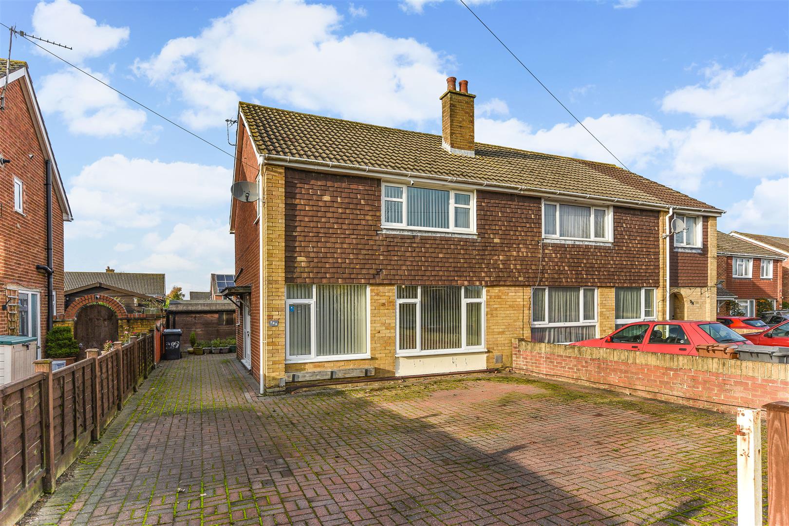 3 bedroom Semi-detached house For Sale