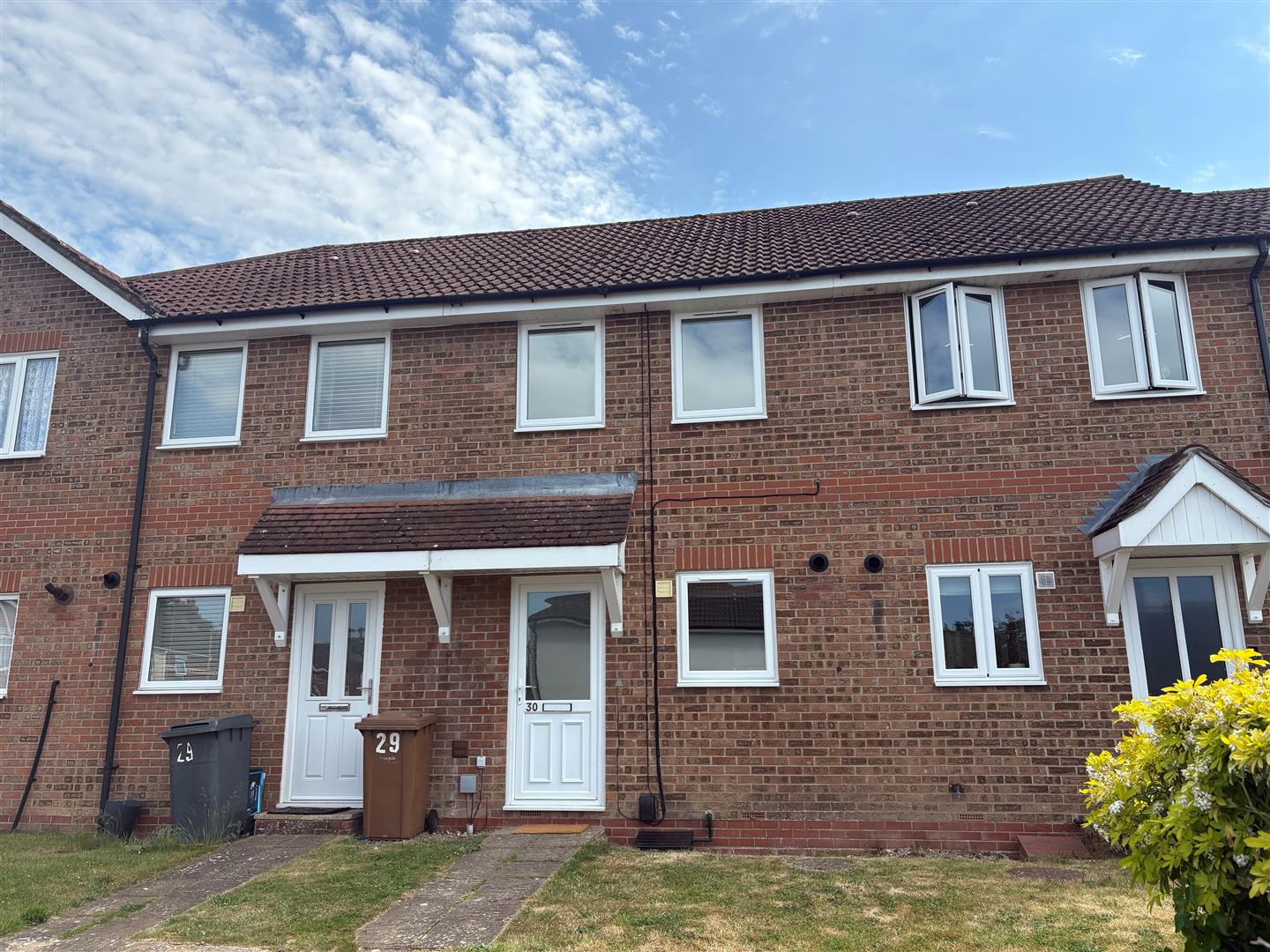 2 bedroom Terraced House To Let