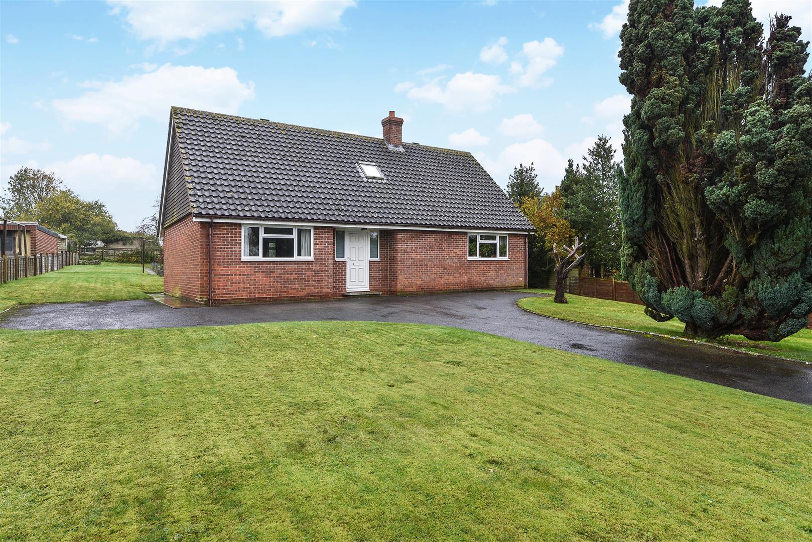 4 bedroom Detached bungalow For Sale