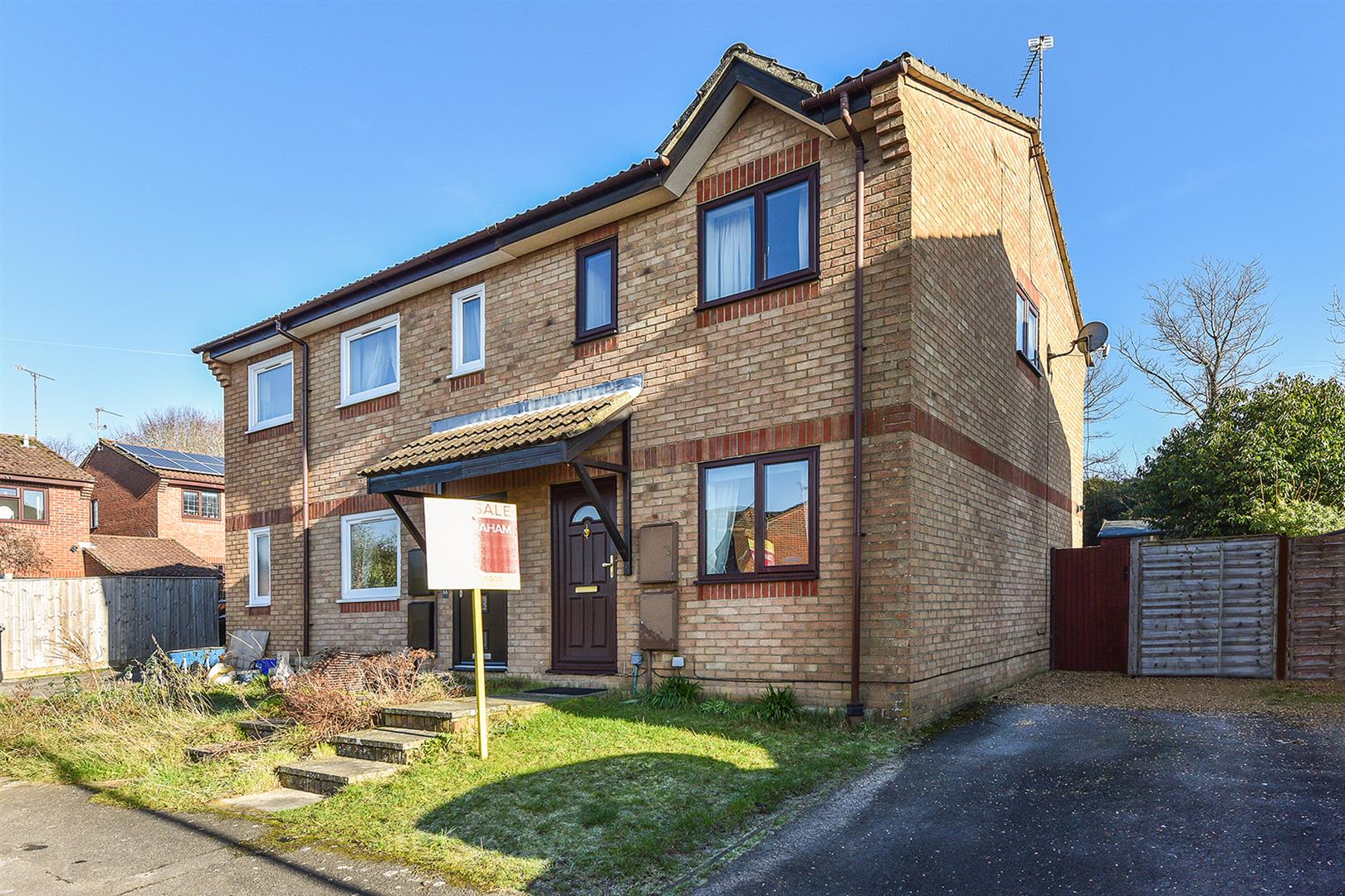 2 bedroom Semi-detached house For Sale