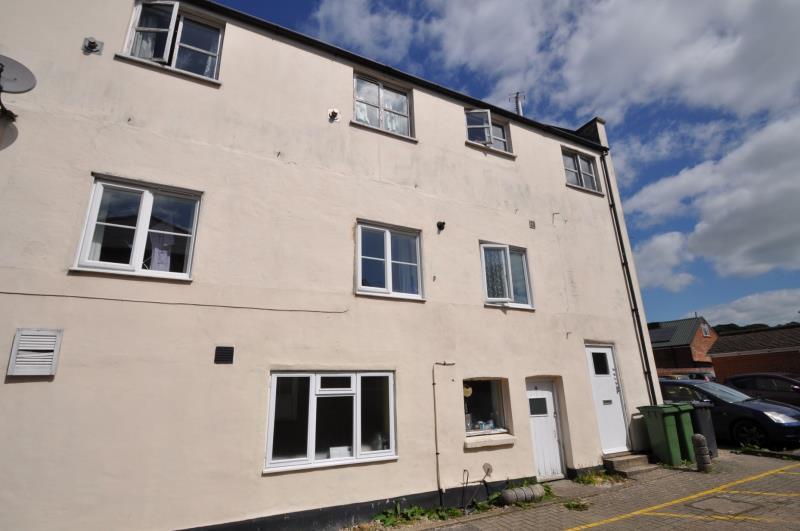 2 bedroom Flat To Let