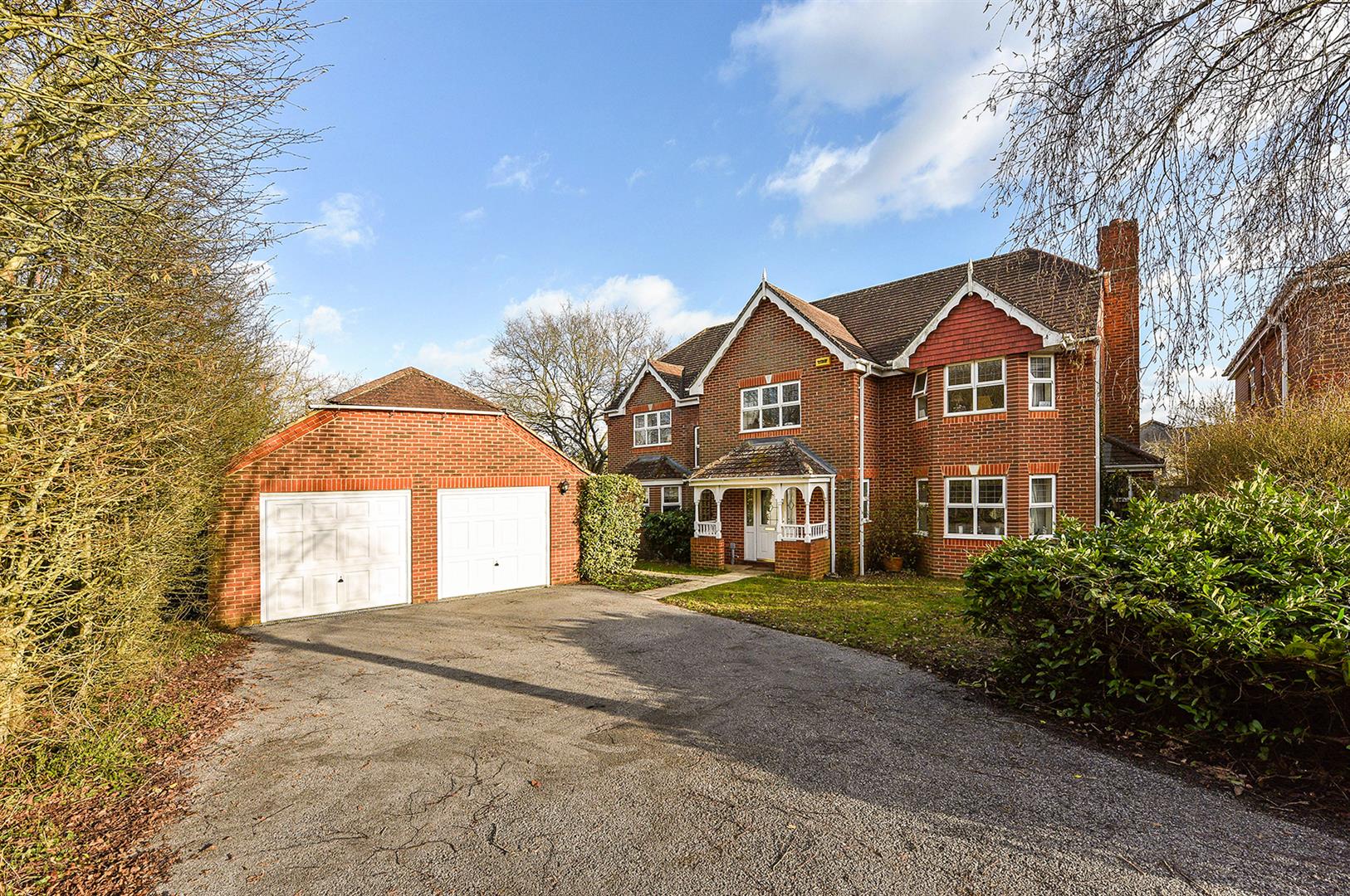 5 bedroom Detached house For Sale