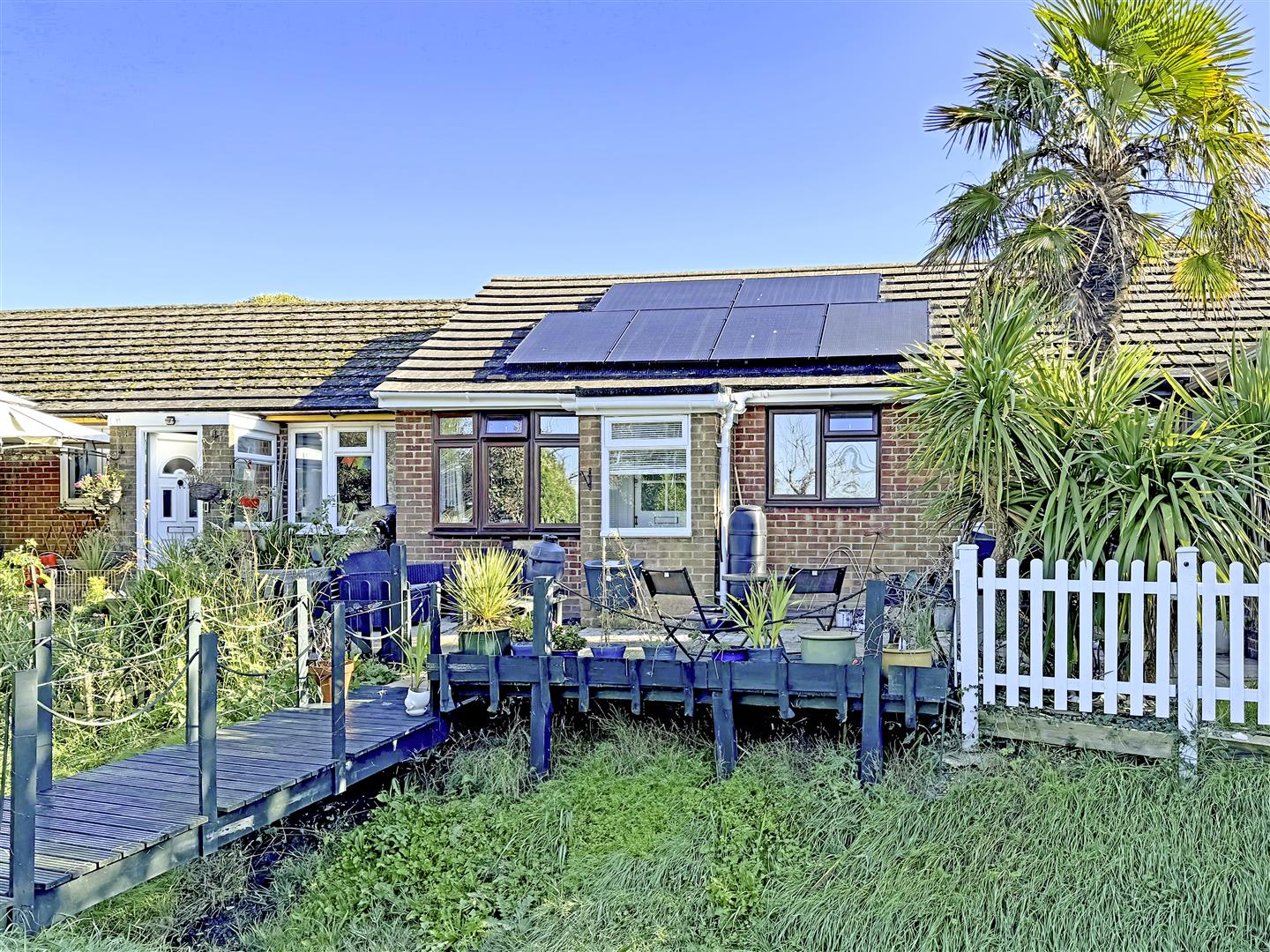 2 bedroom Terraced bungalow For Sale