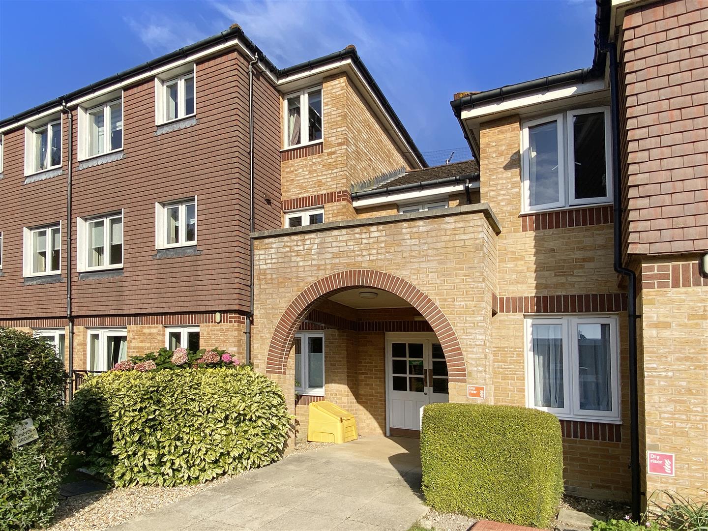 1 bedroom Apartment For Sale