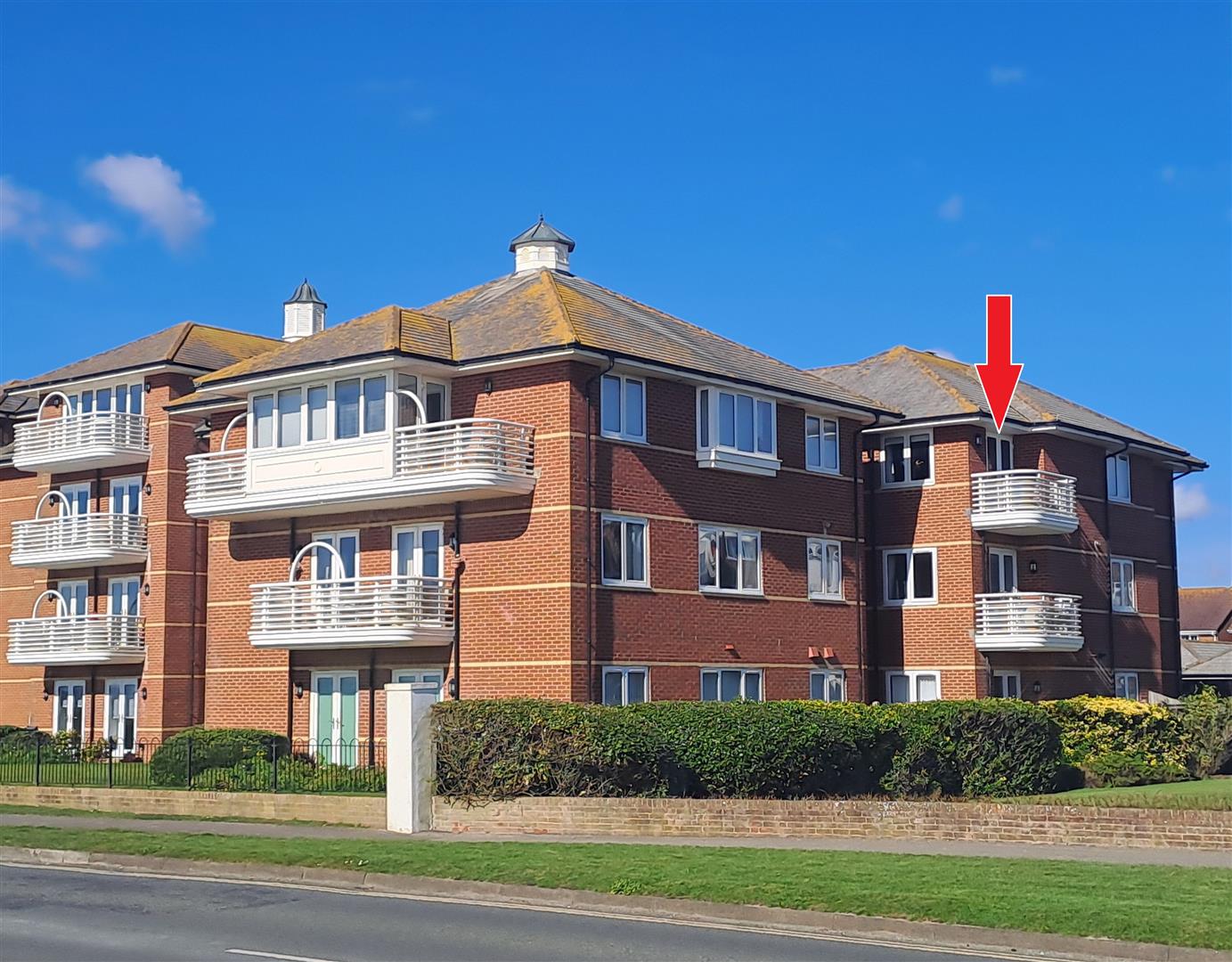 3 bedroom Apartment For Sale
