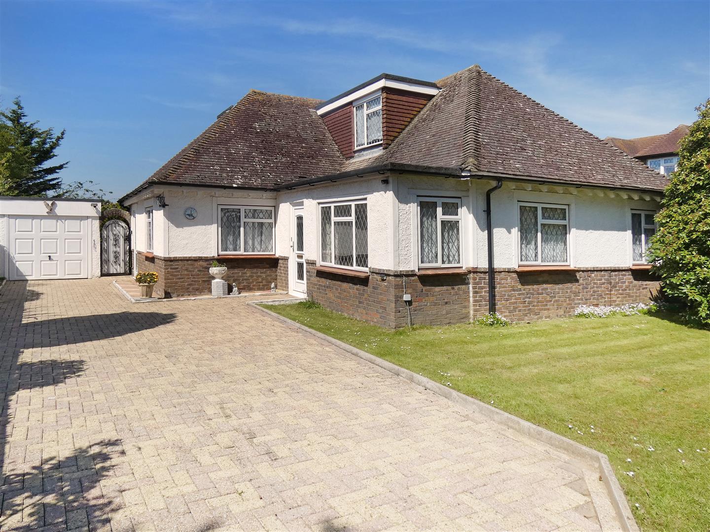 4 bedroom Bungalow For Sale