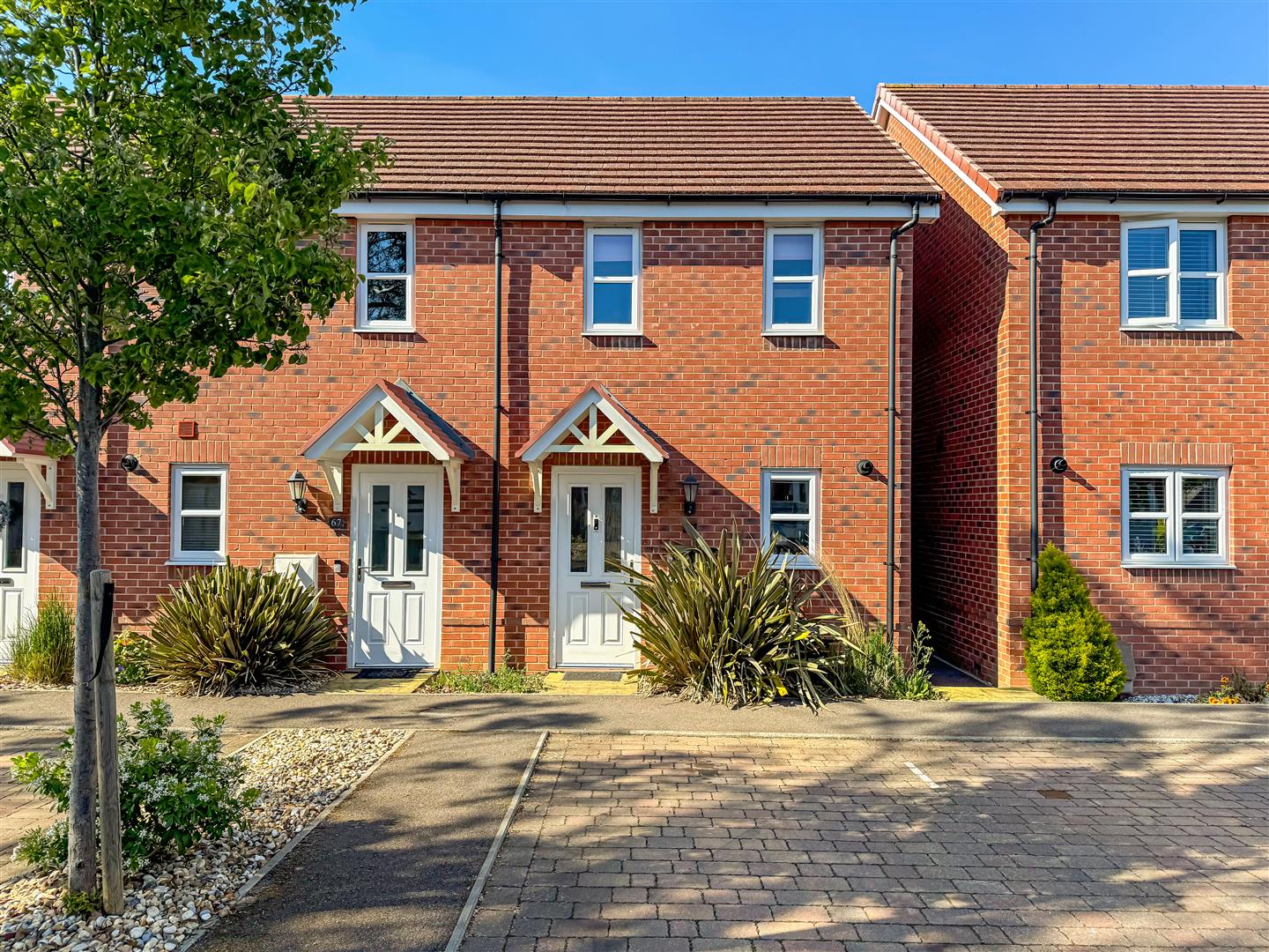 2 bedroom End of terrace house For Sale