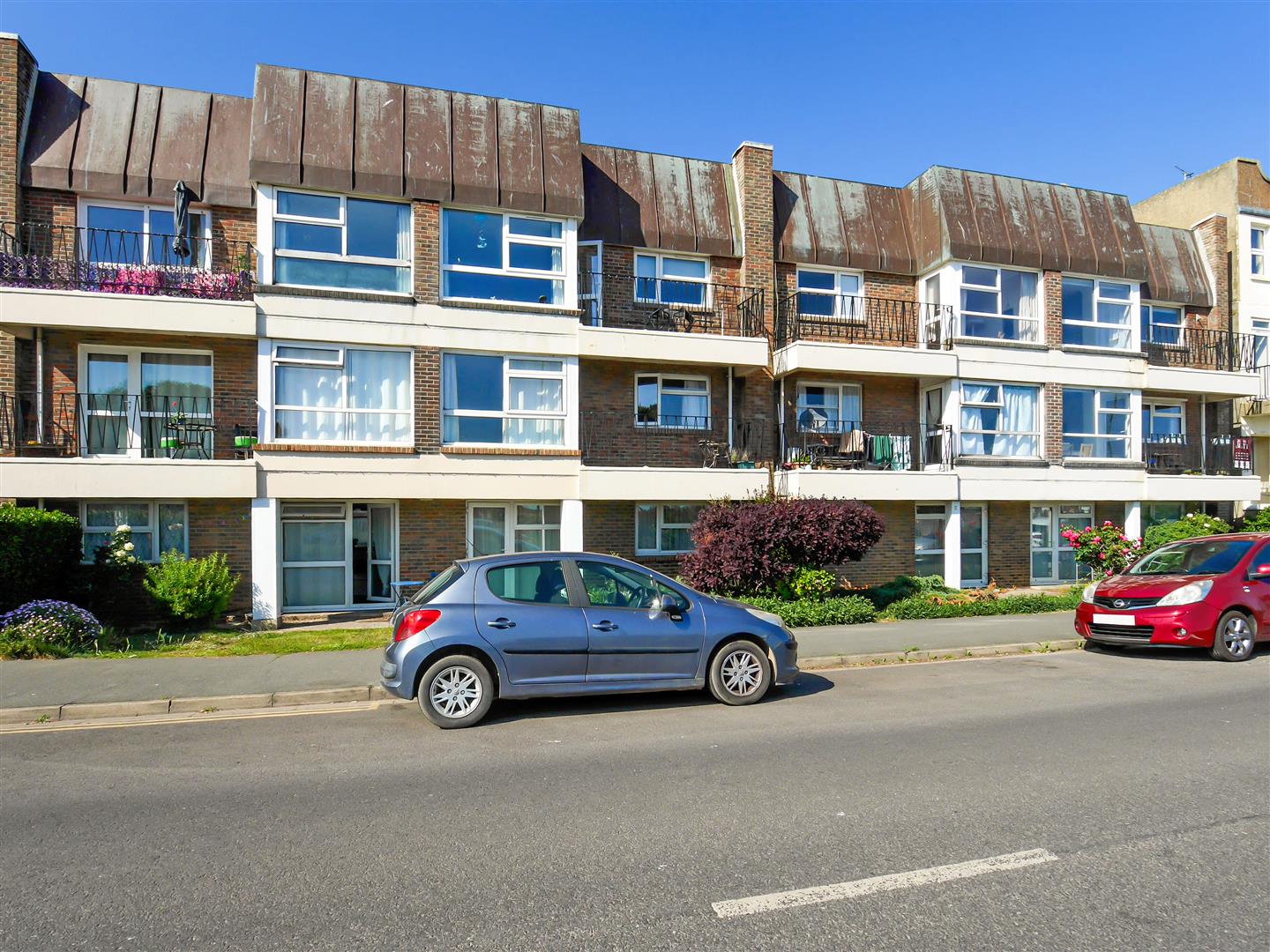 1 bedroom Apartment For Sale
