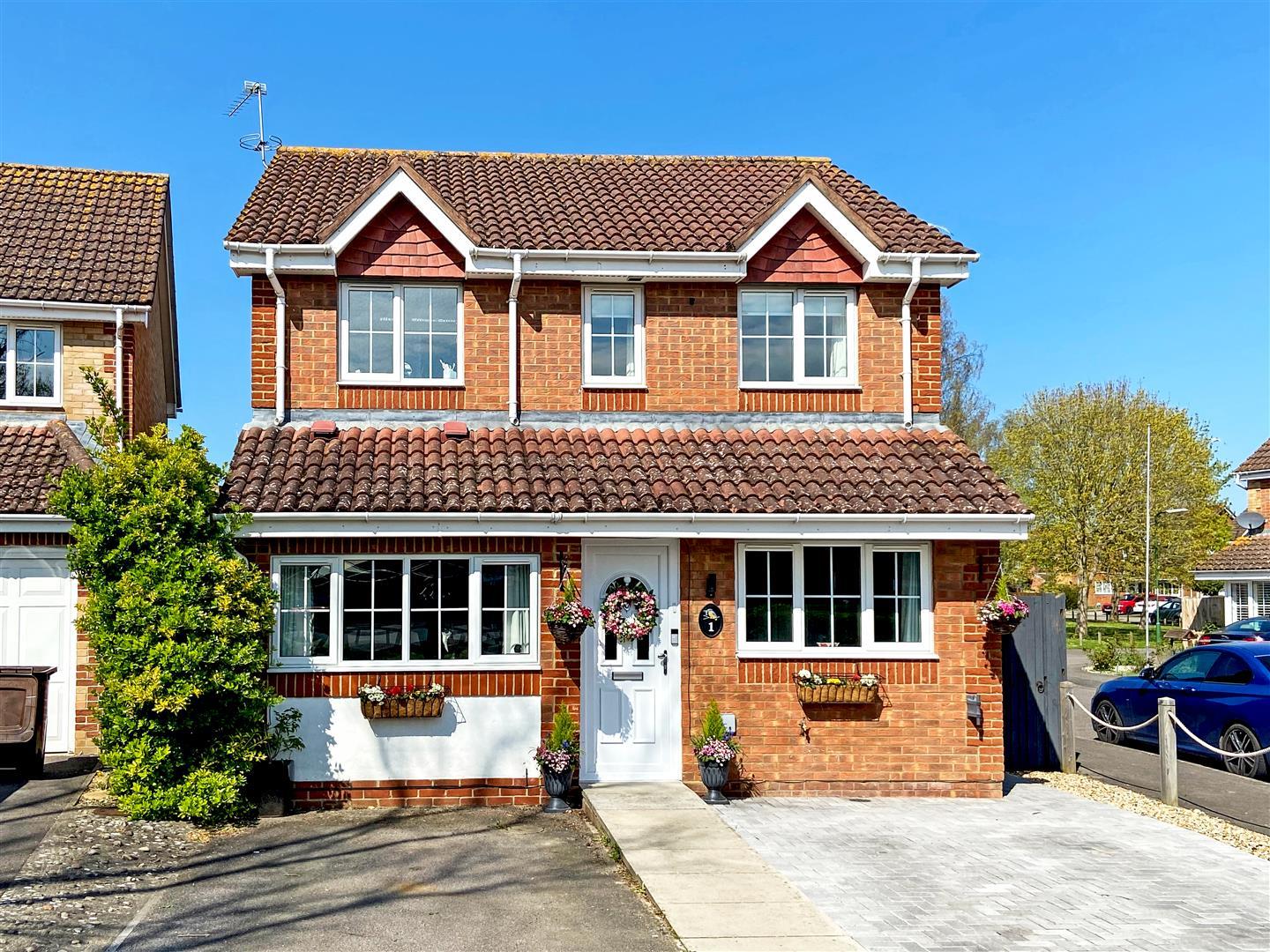 3 bedroom Detached house For Sale
