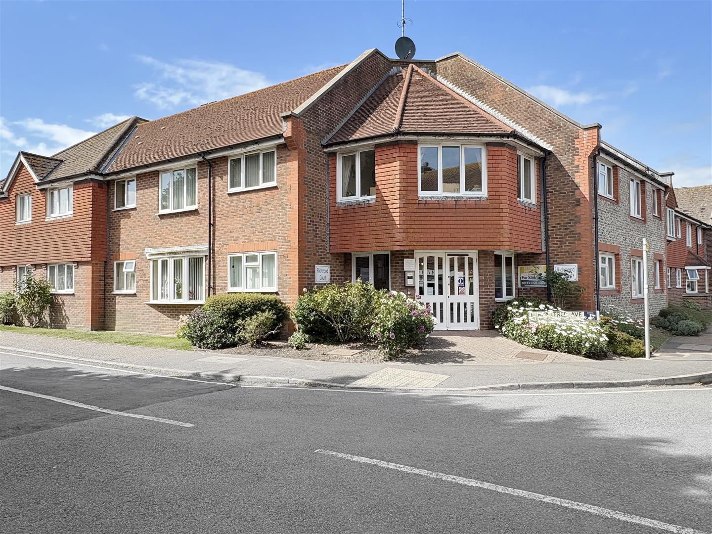2 bedroom Apartment For Sale